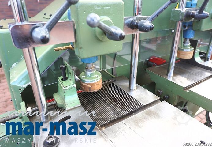 Machine à découper les enveloppes PADE SAS