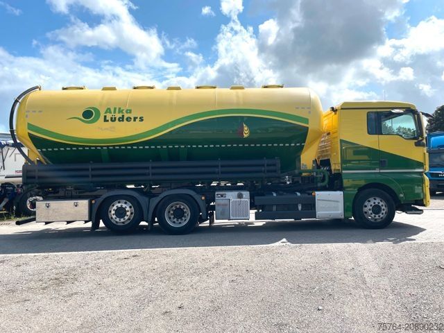 Tanker truck MAN TGX 26.460 mit 31m³ Heitling Silo / 4 Kammern