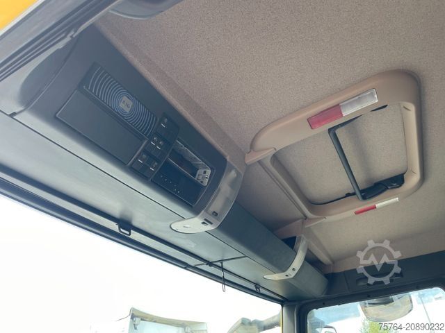 Tanker truck MAN TGX 26.460 mit 31m³ Heitling Silo / 4 Kammern