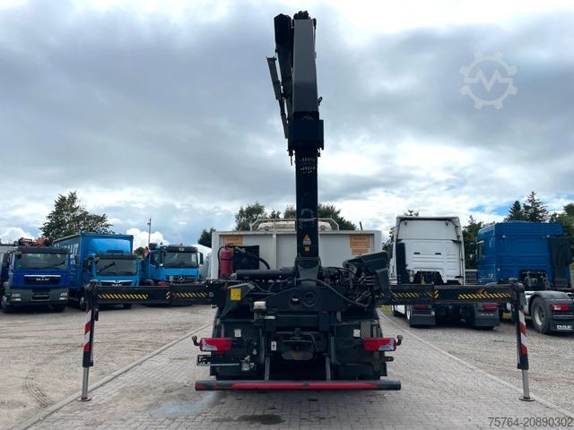 Ciężarówka z płaską platformą MAN TGS 26.440/Pritsche/Hiab 211 EP-3/FUNK/6x6 Hydro