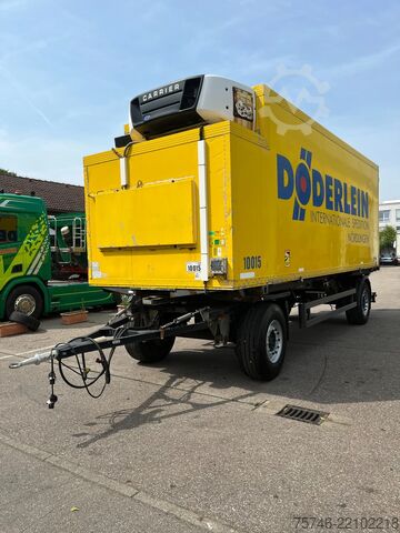Kølet/frosset transport Schmitz Cargobull 4x WKO Lafette mit Tiefkühlkoffer-Wechselbrücke
