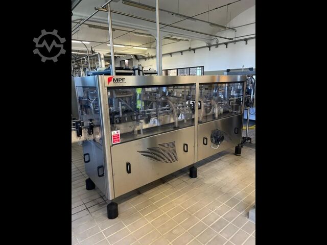 Brugt nøglefærdig vinpåfyldningslinje til glas, kapacitet 16.000 flasker/timen, årgang 2005, model . Cames MASTER TRONIC 40/48/8-8