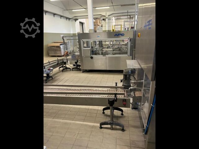 Brugt nøglefærdig vinpåfyldningslinje til glas, kapacitet 16.000 flasker/timen, årgang 2005, model . Cames MASTER TRONIC 40/48/8-8