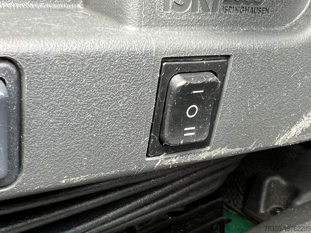 Transporter mit Pritsche & Plane MERCEDES-BENZ Atego 823 Euro6 Klima 6,1m P+P AHK Orig.