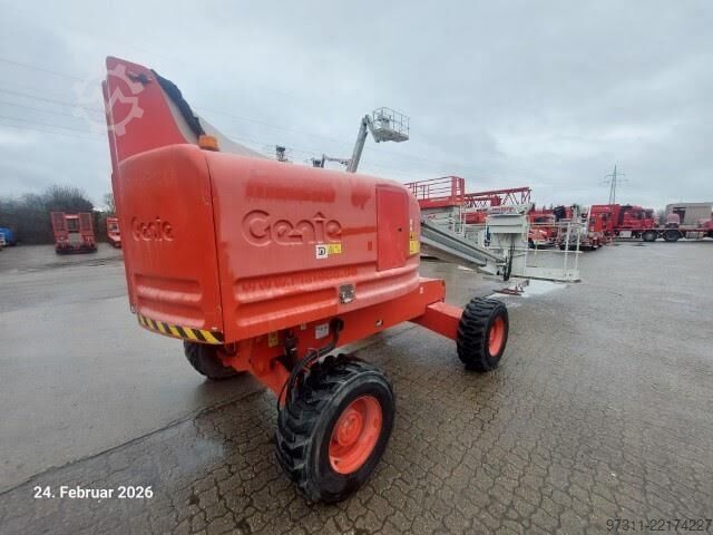 Telescopic boom lift Genie S-40