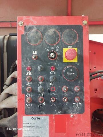 Telescopic boom lift Genie S-40