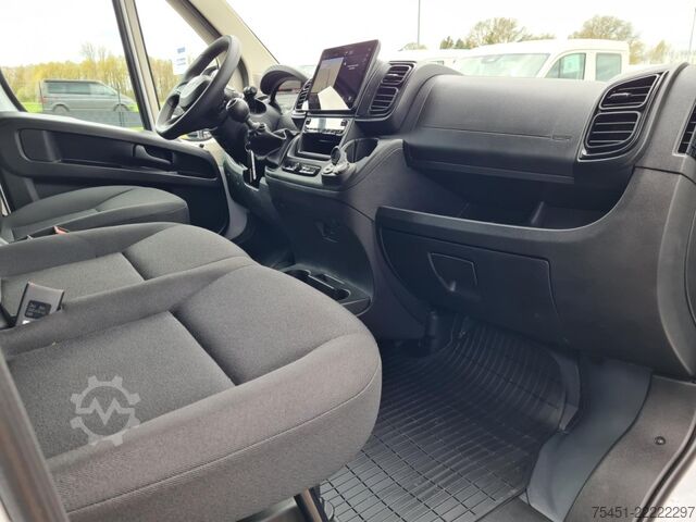 Vrachtwagen met bakwagen Fiat Ducato 35 Koffer 140 Multijet Kamera Navi App TEMPOMAT