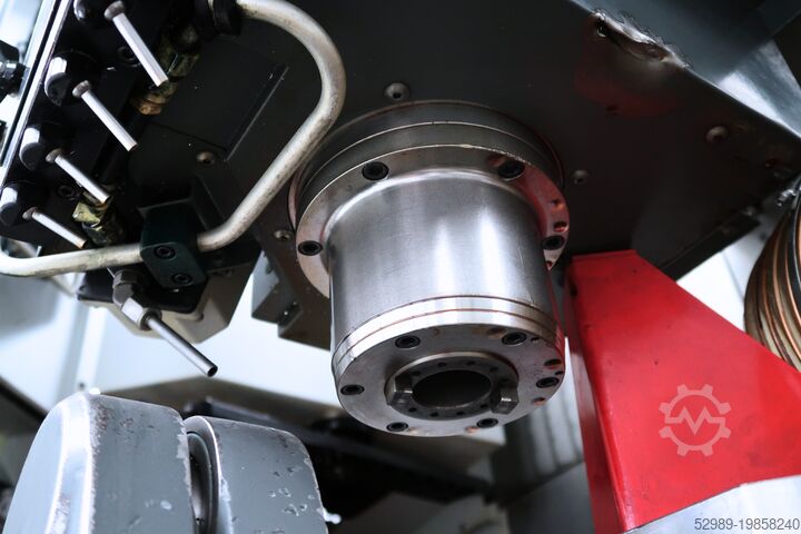 Centru de prelucrare vertical cu 5 axe HAAS UMC-750