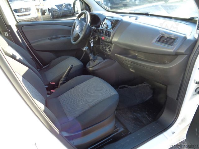 Kølevarevogn FIAT Doblo 1.3*Carrier-Tiefkühler*Euro 5*Alu Regale*