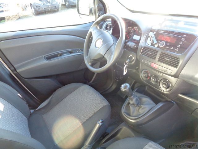 Kølevarevogn FIAT Doblo 1.3*Carrier-Tiefkühler*Euro 5*Alu Regale*