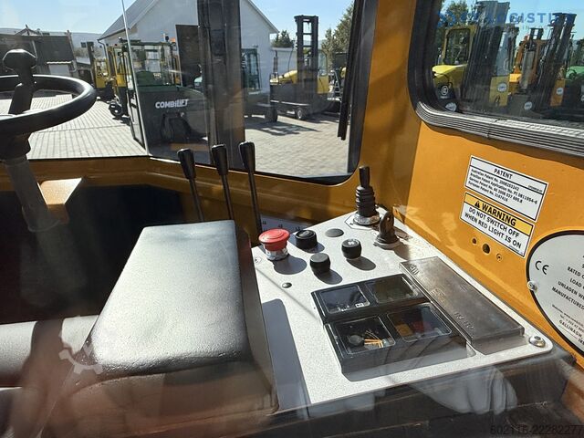 Vierwegvorkheftruck Combilift C4000 / GAS / DUPLEX 5500 / FREE-LIFT