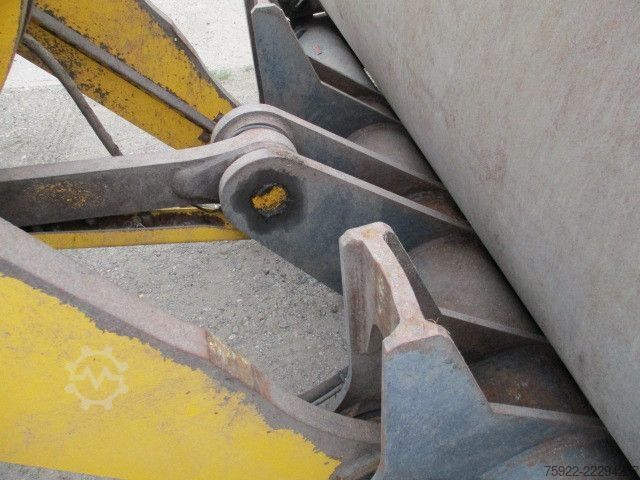 Radlader KOMATSU WA380 1. Hd aus Kommunalbesitz