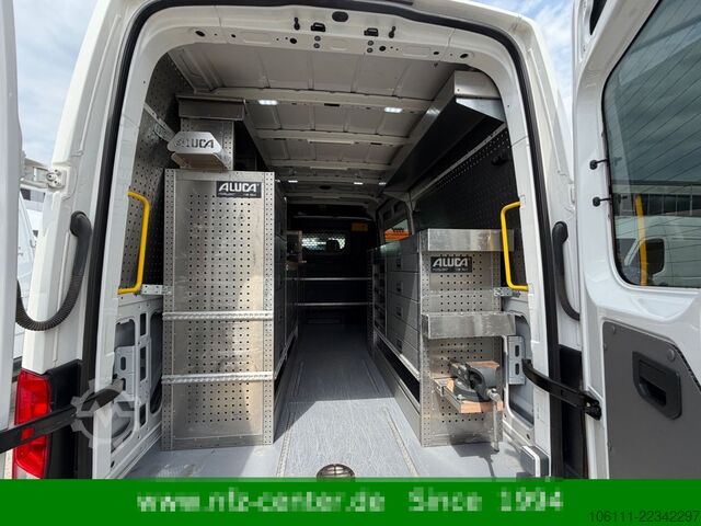 Minibus VOLKSWAGEN Crafter Kasten 35 mittellang Hochdach 4MOTION