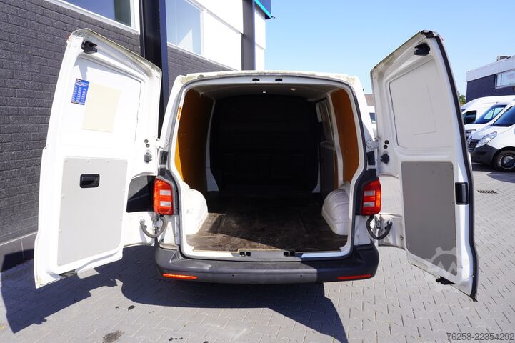 Bestelwagen Volkswagen Transporter 2.0 TDI - EURO 6 - Airco - Navi - C...