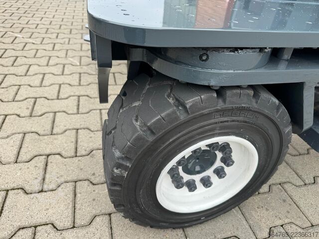 Vierwegvorkheftruck Combilift C4500 /Triplex 6000 mm/Air condition