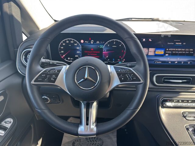 Minibusz Mercedes-Benz V 300 d AVANTGARDE Extralang 360 ACC AHK AUT LM