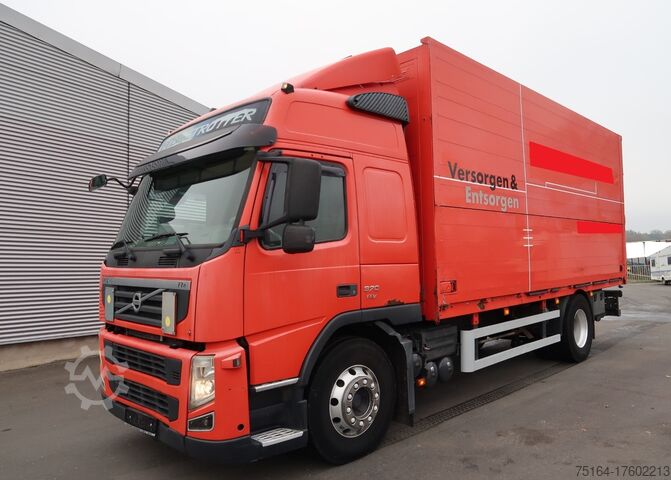 Vrachtwagen met drankopbouw Volvo FM 370 4x2