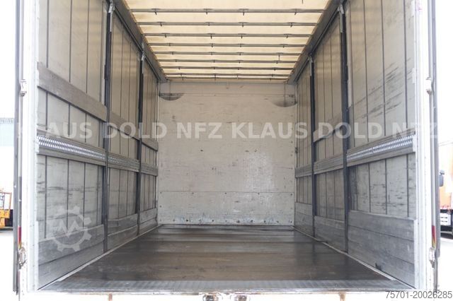 Camion cu platformă și prelată VOLVO FM 300 Pritsche Plane Edscha LBW