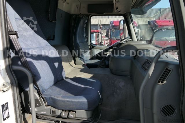 Camion cu platformă și prelată VOLVO FM 300 Pritsche Plane Edscha LBW