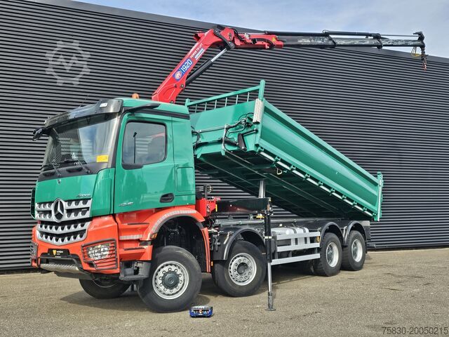 Vrachtwagen met kraan Mercedes-Benz AROCS 4145 / 8X6 / TIPPER + HMF CRANE