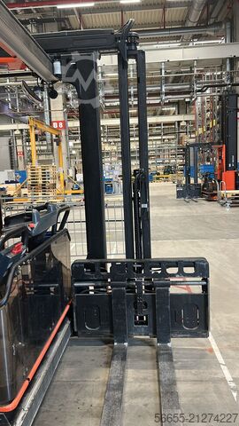 Narrow-aisle forklift Toyota VCE 150 A