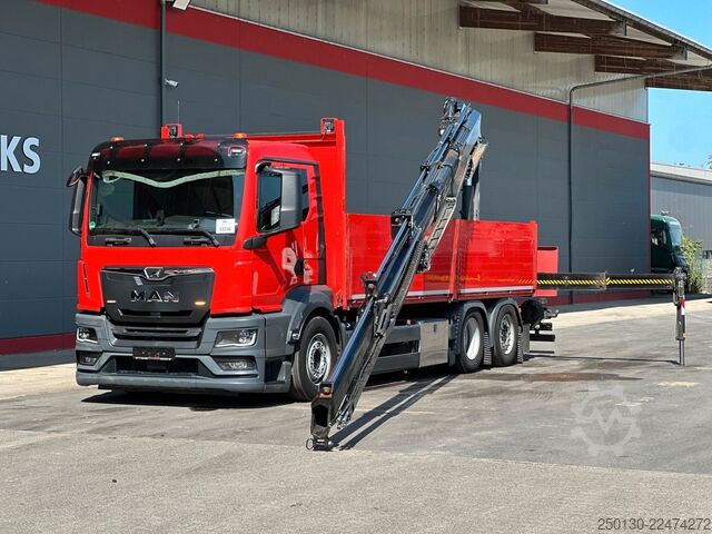 LKW mit Pritsche (offen) MAN TGS 26.430 6x2LL Baustoffp./ HIAB 228 Lenk/Lift