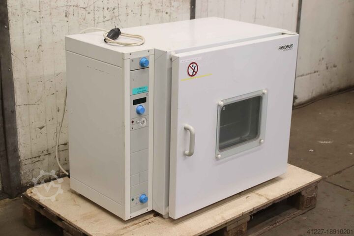 Four de séchage 2,2 kW 300 °C Heraeus T 6120  100 Liter