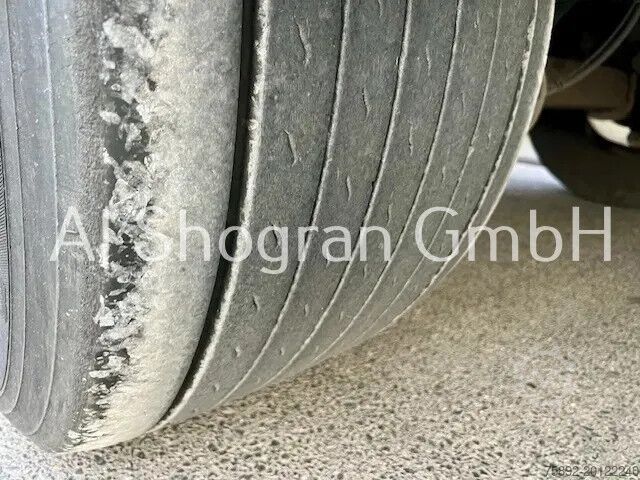 Przyczepa do przewozu koni Menke-Janzen 2 x Achsen PBW / Geflügeltransport
