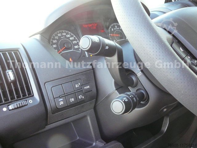 Vrachtwagen met bakwagen PEUGEOT Boxer Koffer Möbelkoffer 4600 Lang 2400 Hoch