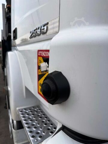 Sklápěč Mercedes-Benz axor 2535