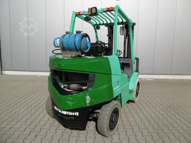Motostivuitor Mitsubishi FG40N