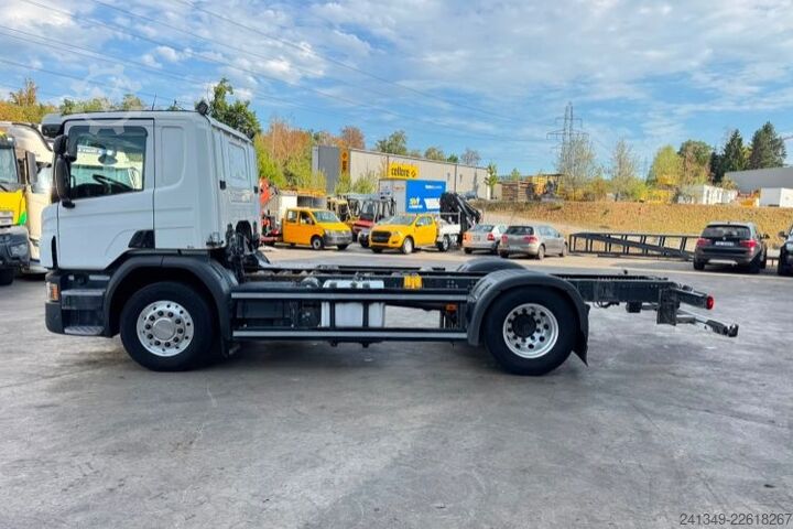 Chassi de caminhão SCANIA P450 4x2