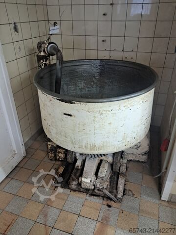 Lopatkový míchač + 2 díže Diosna 