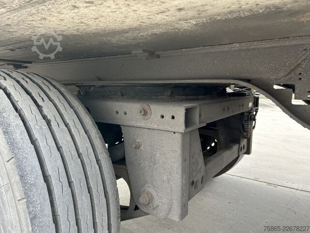 Kølet/frosset transport H.T.F HZO 42 / Thermo King SLXe 300 / Stuuras / Loadl...