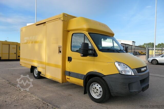 Vrachtwagen met bakwagen iveco Daily 35 S11 C30C AUTOMATIK KAMERA Regale LUFT DURCHGANG