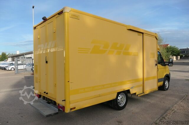 Vrachtwagen met bakwagen iveco Daily 35 S11 C30C AUTOMATIK KAMERA Regale LUFT DURCHGANG