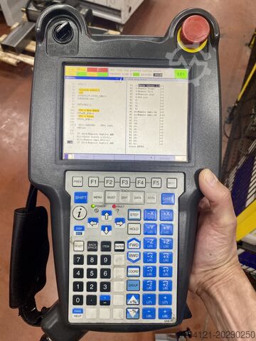 Robot industriel FANUC M-10iA/7L