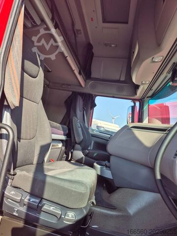 Hazardous substances DAF XF 450 FT SUPER SPACE CAB ADR