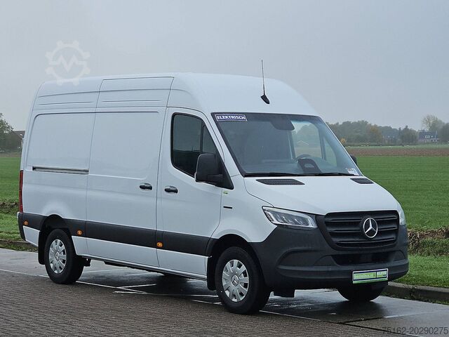 Bestelauto MERCEDES-BENZ ESPRINTER 320 L2H2 81kWh Nieuw