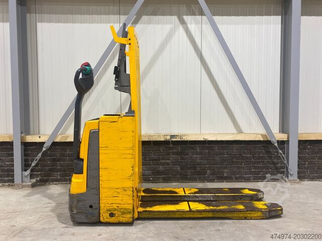 Manueller Stapler-Pumpenwagen Jungheinrich C20 - 2018