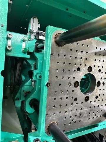 Macchina per stampaggio a iniezione Arburg 370S 700-100/100