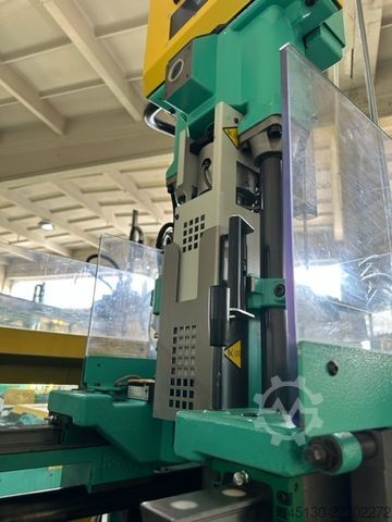 Macchina per stampaggio a iniezione Arburg 370S 700-100/100