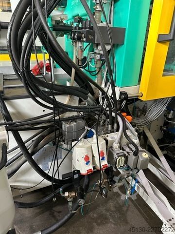 Macchina per stampaggio a iniezione Arburg 370S 700-100/100