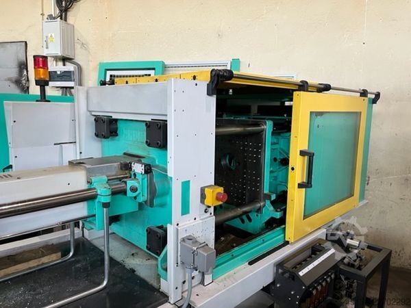 Macchina per stampaggio a iniezione Arburg 420C 800-250