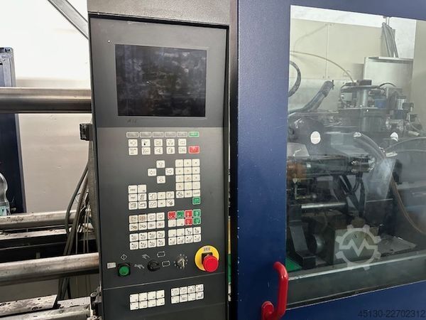 Máquina de moldeo por inyección FERROMATIK MILACRON K110D-S/2F / 2K