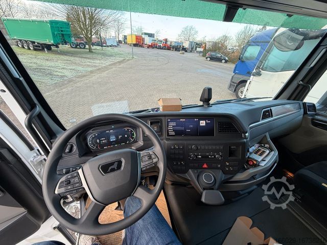 Vrachtauto met open laadbak MAN Baumaschinen- Arbeitsbühnentransporter Rampen