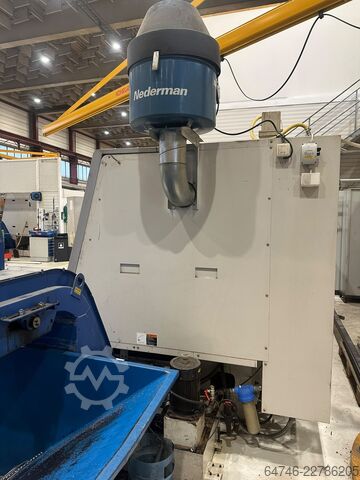 Centro de torneado y fresado CNC DOOSAN Puma 400 LMB steady rest +2000 mm