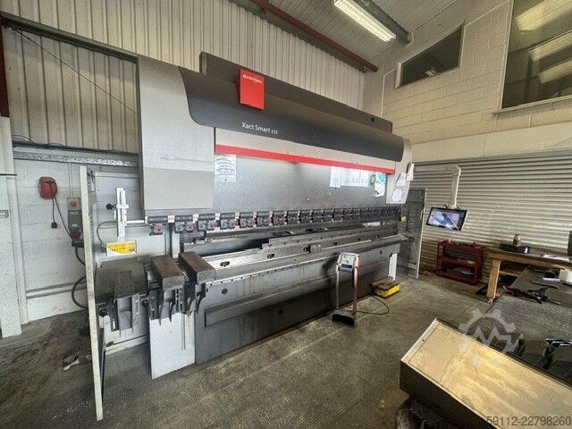 πρέσα κάμψης Bystronic Xact Smart 225/4100