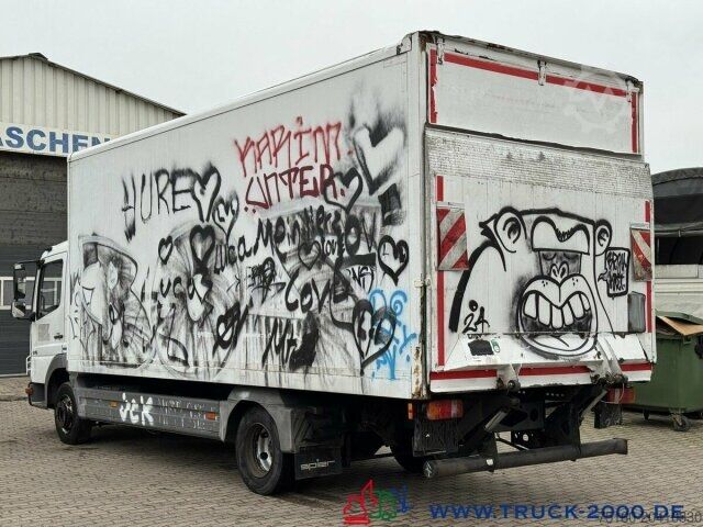 Transporter mit Koffer Mercedes-Benz Atego 816 Ladebordwand 1.000Kg 3 Sitzer