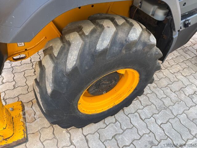 Hjullæsser JCB 3CX Compact / 2022 BJ / Hammer + Schaufeln